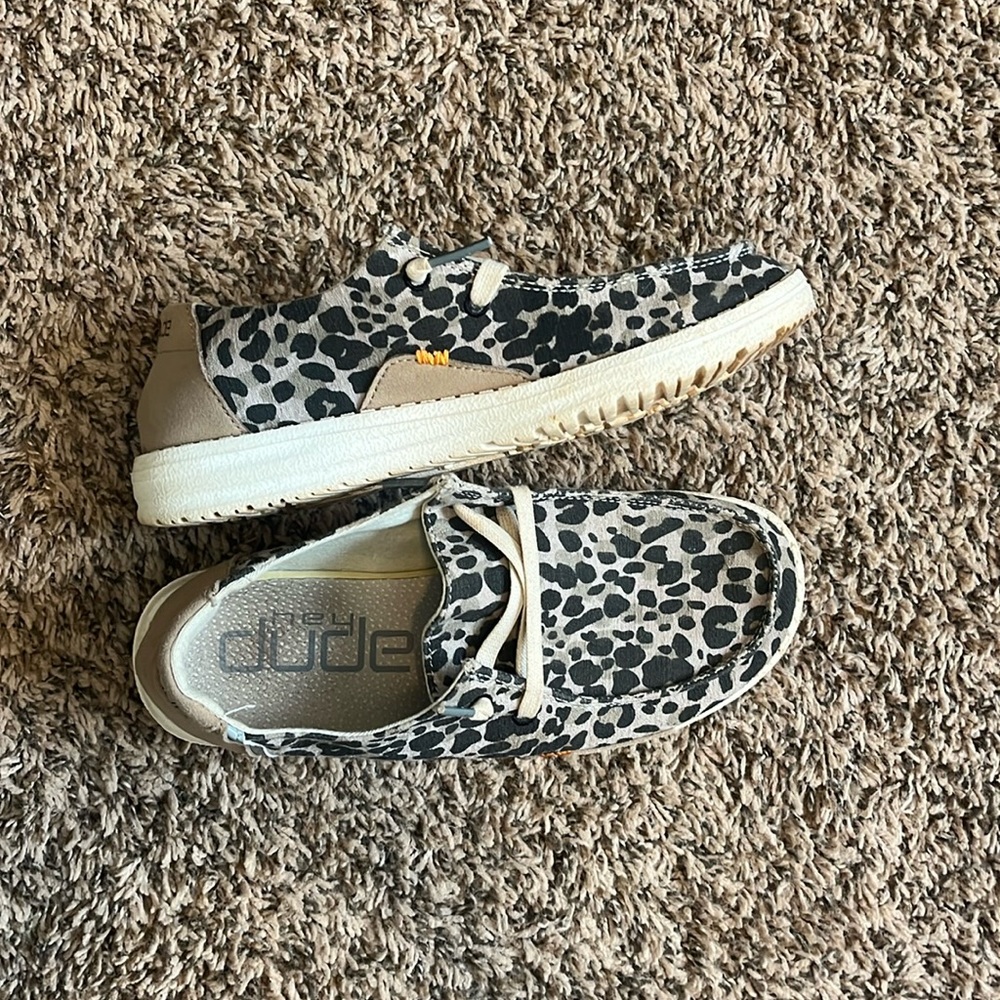 Hey dudes women’s size 5